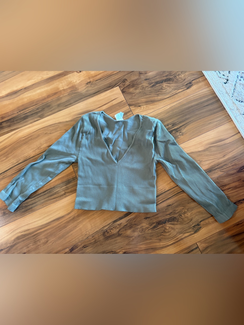 Nikibiki Ribbed V‑Neck 3/4 Sleeve Top - Sage